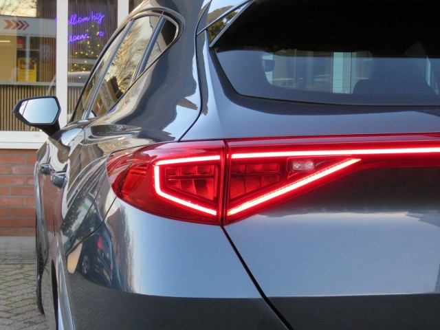 CUPRA FORMENTOR 1.4 e-Hybrid VZ 245pk / Sportstoelen / 19 Inch / Stuur+stoelverw. / BOVAG garantie, Garage Groenouwe, Bathmen