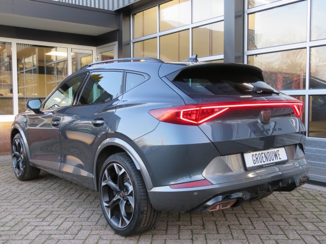 CUPRA FORMENTOR 1.4 e-Hybrid VZ 245pk / Sportstoelen / 19 Inch / Stuur+stoelverw. / BOVAG garantie, Garage Groenouwe, Bathmen