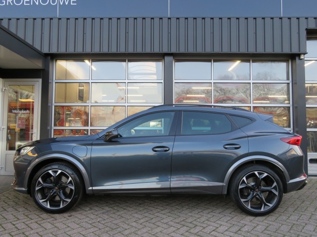 CUPRA FORMENTOR 1.4 e-Hybrid VZ 245pk / Sportstoelen / 19 Inch / Stuur+stoelverw. / BOVAG garantie, Garage Groenouwe, Bathmen