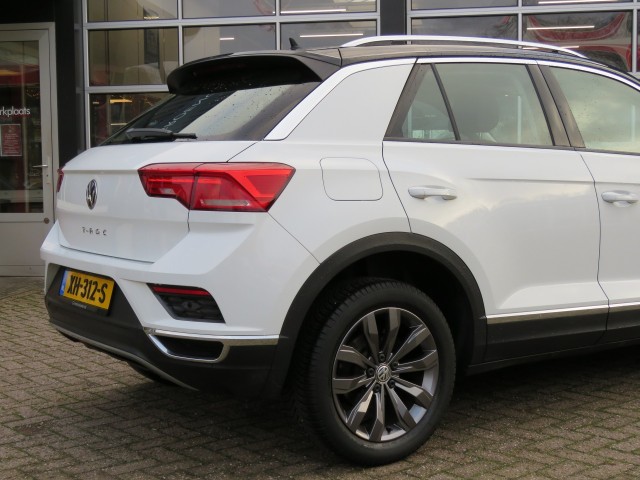 VOLKSWAGEN T-ROC 1.0 TSI 115pk STYLE / Leder / 17 Inch / Navi / Carplay / Stoelverw / BOVAG garantie, Garage Groenouwe, Bathmen