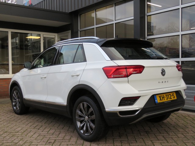 VOLKSWAGEN T-ROC 1.0 TSI 115pk STYLE / Leder / 17 Inch / Navi / Carplay / Stoelverw / BOVAG garantie, Garage Groenouwe, Bathmen