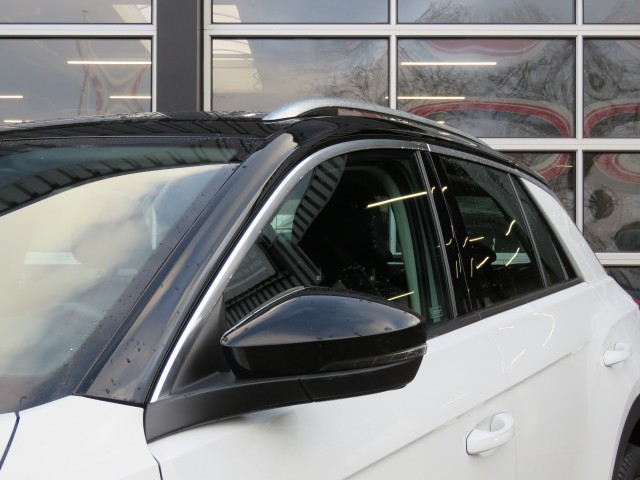 VOLKSWAGEN T-ROC 1.0 TSI 115pk STYLE / Leder / 17 Inch / Navi / Carplay / Stoelverw / BOVAG garantie, Garage Groenouwe, Bathmen