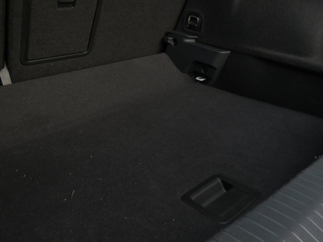 VOLKSWAGEN T-ROC 1.0 TSI 115pk STYLE / Leder / 17 Inch / Navi / Carplay / Stoelverw / BOVAG garantie, Garage Groenouwe, Bathmen