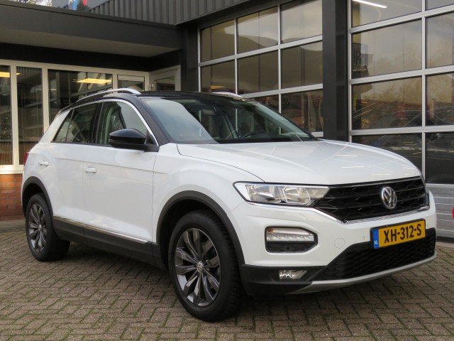 VOLKSWAGEN T-ROC 1.0 TSI 115pk STYLE / Leder / 17 Inch / Navi / Carplay / Stoelverw / BOVAG garantie, Garage Groenouwe, Bathmen