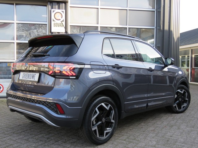 VOLKSWAGEN T-CROSS 1.5 TSI 150pk R-LINE DSG-aut. / Trekhaak / IQ Light / Camera / FABRIEKS garantie, Garage Groenouwe, Bathmen