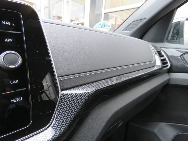 VOLKSWAGEN T-CROSS 1.5 TSI 150pk R-LINE DSG-aut. / Trekhaak / IQ Light / Camera / FABRIEKS garantie, Garage Groenouwe, Bathmen