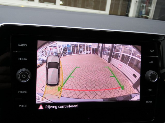 VOLKSWAGEN T-CROSS 1.5 TSI 150pk R-LINE DSG-aut. / Trekhaak / IQ Light / Camera / FABRIEKS garantie, Garage Groenouwe, Bathmen