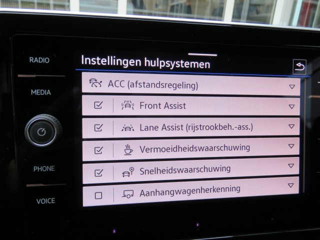 VOLKSWAGEN T-CROSS 1.5 TSI 150pk R-LINE DSG-aut. / Trekhaak / IQ Light / Camera / FABRIEKS garantie, Garage Groenouwe, Bathmen