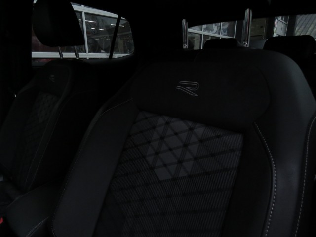 VOLKSWAGEN T-CROSS 1.5 TSI 150pk R-LINE DSG-aut. / Trekhaak / IQ Light / Camera / FABRIEKS garantie, Garage Groenouwe, Bathmen