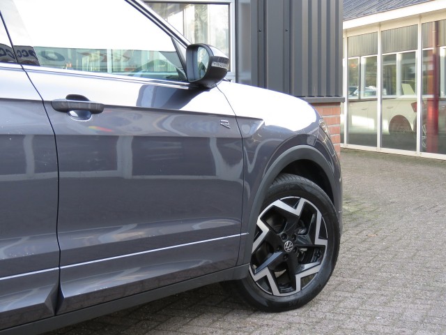 VOLKSWAGEN T-CROSS 1.5 TSI 150pk R-LINE DSG-aut. / Trekhaak / IQ Light / Camera / FABRIEKS garantie, Garage Groenouwe, Bathmen