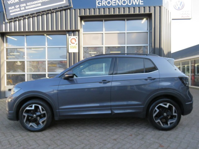 VOLKSWAGEN T-CROSS 1.5 TSI 150pk R-LINE DSG-aut. / Trekhaak / IQ Light / Camera / FABRIEKS garantie, Garage Groenouwe, Bathmen