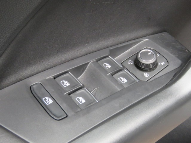 VOLKSWAGEN T-CROSS 1.5 TSI 150pk R-LINE DSG-aut. / Trekhaak / IQ Light / Camera / FABRIEKS garantie, Garage Groenouwe, Bathmen