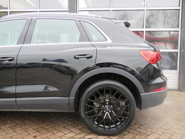 AUDI Q3 45 TFSIe 245pk EDITION / 20 Inch / Camera / Matrix Led / Elec.achterklep BOVAG garantie, Garage Groenouwe, Bathmen