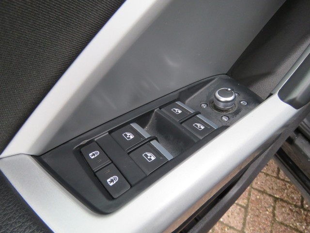 AUDI Q3 45 TFSIe 245pk EDITION / 20 Inch / Camera / Matrix Led / Elec.achterklep BOVAG garantie, Garage Groenouwe, Bathmen