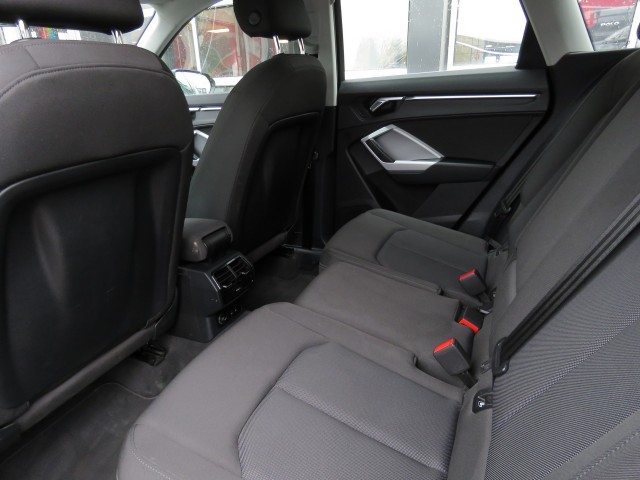 AUDI Q3 45 TFSIe 245pk EDITION / 20 Inch / Camera / Matrix Led / Elec.achterklep BOVAG garantie, Garage Groenouwe, Bathmen