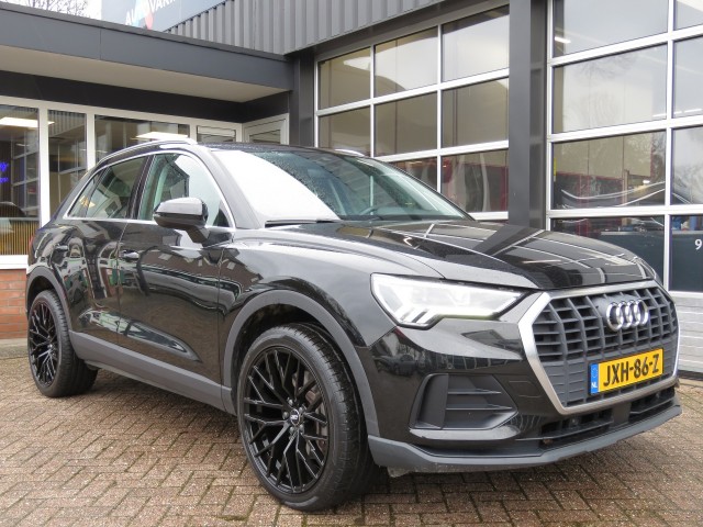 AUDI Q3 45 TFSIe 245pk EDITION / 20 Inch / Camera / Matrix Led / Elec.achterklep BOVAG garantie, Garage Groenouwe, Bathmen