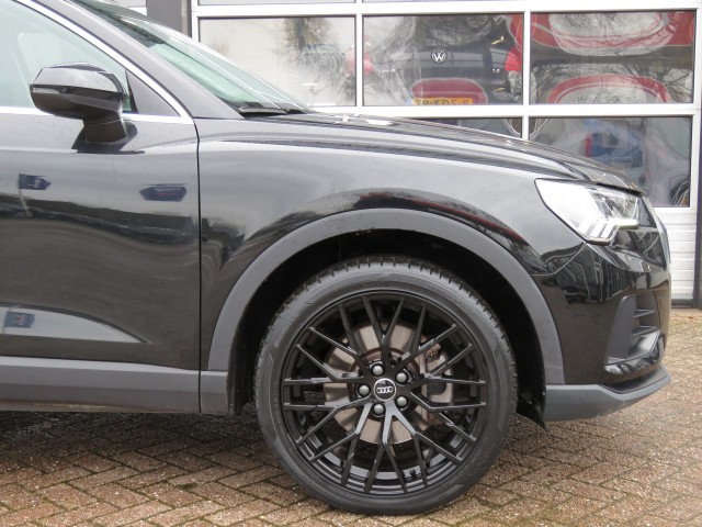 AUDI Q3 45 TFSIe 245pk EDITION / 20 Inch / Camera / Matrix Led / Elec.achterklep BOVAG garantie, Garage Groenouwe, Bathmen
