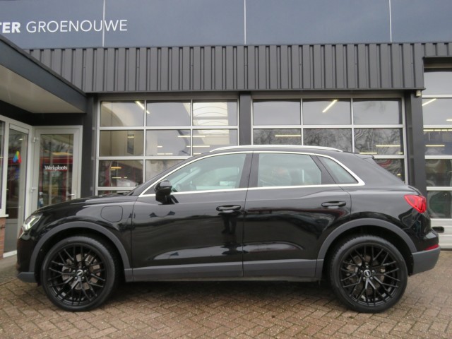 AUDI Q3 45 TFSIe 245pk EDITION / 20 Inch / Camera / Matrix Led / Elec.achterklep BOVAG garantie, Garage Groenouwe, Bathmen