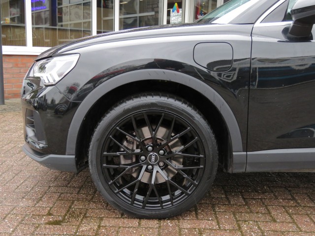 AUDI Q3 45 TFSIe 245pk EDITION / 20 Inch / Camera / Matrix Led / Elec.achterklep BOVAG garantie, Garage Groenouwe, Bathmen