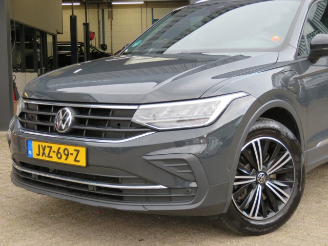 VOLKSWAGEN TIGUAN 1.4 TSI 245pk eHybrid / Trekhaak wegklap. / Head up / Camera Etc / BOVAG garantie, Garage Groenouwe, Bathmen