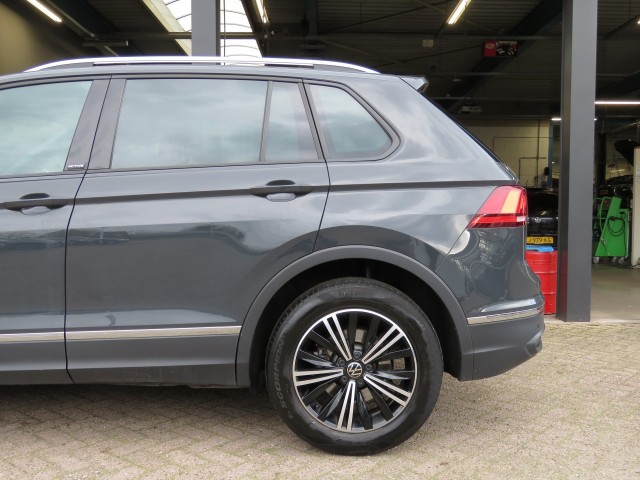 VOLKSWAGEN TIGUAN 1.4 TSI 245pk eHybrid / Trekhaak wegklap. / Head up / Camera Etc / BOVAG garantie, Garage Groenouwe, Bathmen