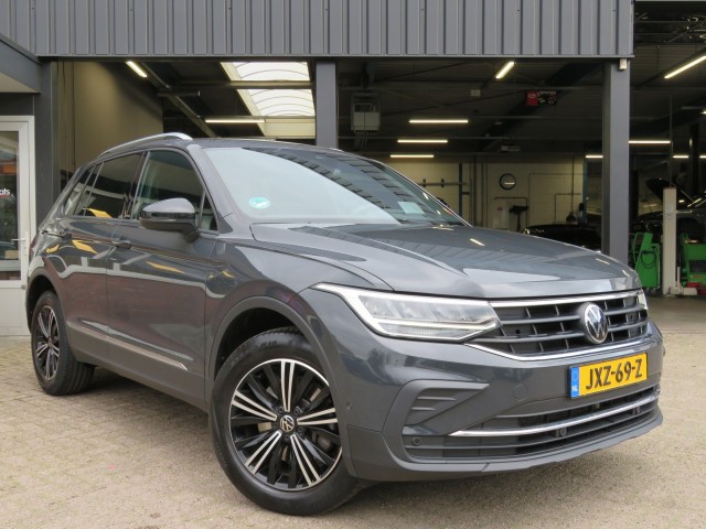VOLKSWAGEN TIGUAN 1.4 TSI 245pk eHybrid / Trekhaak wegklap. / Head up / Camera Etc / BOVAG garantie, Garage Groenouwe, Bathmen