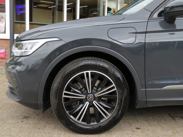 VOLKSWAGEN TIGUAN 1.4 TSI 245pk eHybrid / Trekhaak wegklap. / Head up / Camera Etc / BOVAG garantie, Garage Groenouwe, Bathmen