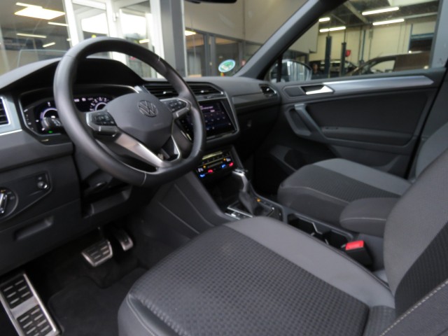 VOLKSWAGEN TIGUAN 1.4 TSI 245pk eHybrid / Trekhaak wegklap. / Head up / Camera Etc / BOVAG garantie, Garage Groenouwe, Bathmen