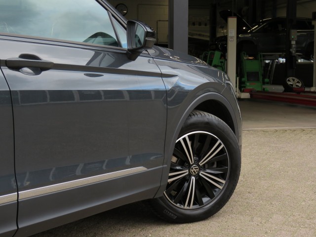 VOLKSWAGEN TIGUAN 1.4 TSI 245pk eHybrid / Trekhaak wegklap. / Head up / Camera Etc / BOVAG garantie, Garage Groenouwe, Bathmen