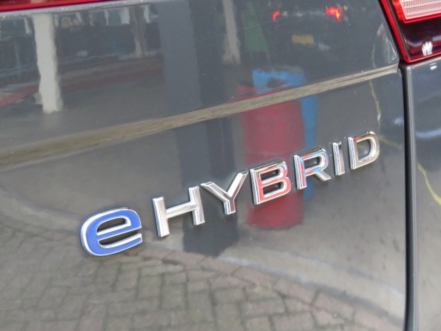 VOLKSWAGEN TIGUAN 1.4 TSI 245pk eHybrid / Trekhaak wegklap. / Head up / Camera Etc / BOVAG garantie, Garage Groenouwe, Bathmen