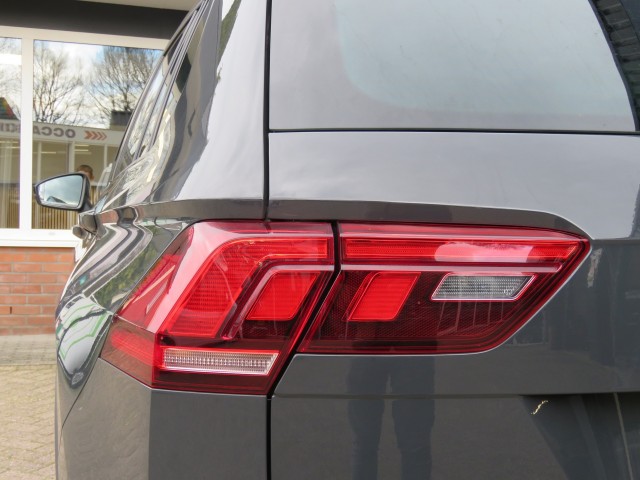 VOLKSWAGEN TIGUAN 1.4 TSI 245pk eHybrid / Trekhaak wegklap. / Head up / Camera Etc / BOVAG garantie, Garage Groenouwe, Bathmen