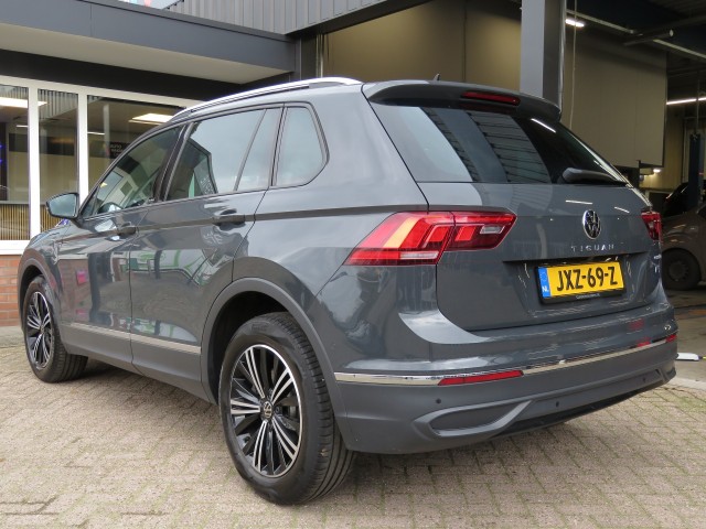 VOLKSWAGEN TIGUAN 1.4 TSI 245pk eHybrid / Trekhaak wegklap. / Head up / Camera Etc / BOVAG garantie, Garage Groenouwe, Bathmen