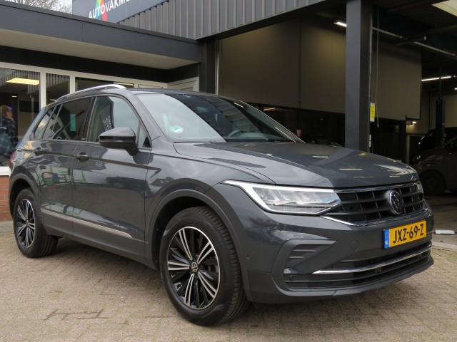VOLKSWAGEN TIGUAN 1.4 TSI 245pk eHybrid / Trekhaak wegklap. / Head up / Camera Etc / BOVAG garantie, Garage Groenouwe, Bathmen