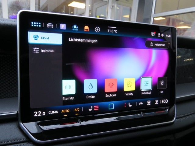 VOLKSWAGEN TAYRON 1.5 eHybrid 204pk / 20 Inch / Trekhaak / IQ Light / Stoel + stuur verw. / Camera / FABRIEKS garantie, Garage G