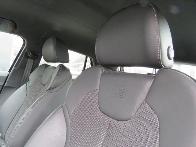 AUDI Q2 35 TFSI 150pk S EDITION S-Tronic / Led / Trekhaak / Navi / BOVAG garantie, Garage Groenouwe, Bathmen