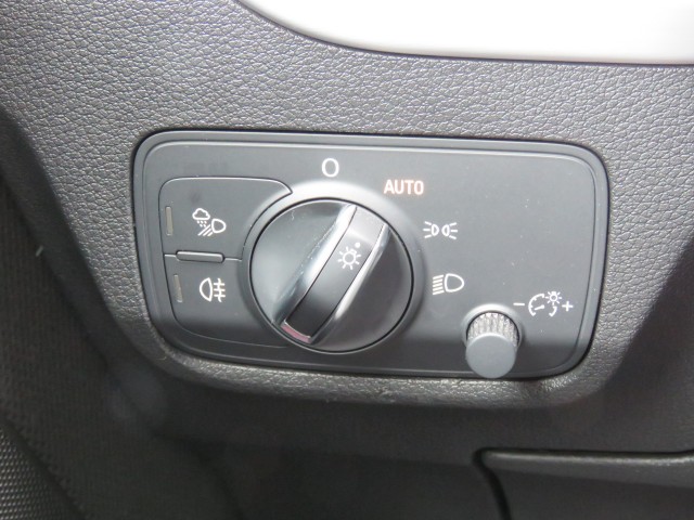 AUDI Q2 35 TFSI 150pk S EDITION S-Tronic / Led / Trekhaak / Navi / BOVAG garantie, Garage Groenouwe, Bathmen