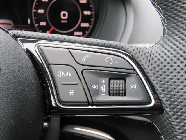 AUDI Q2 35 TFSI 150pk S EDITION S-Tronic / Led / Trekhaak / Navi / BOVAG garantie, Garage Groenouwe, Bathmen