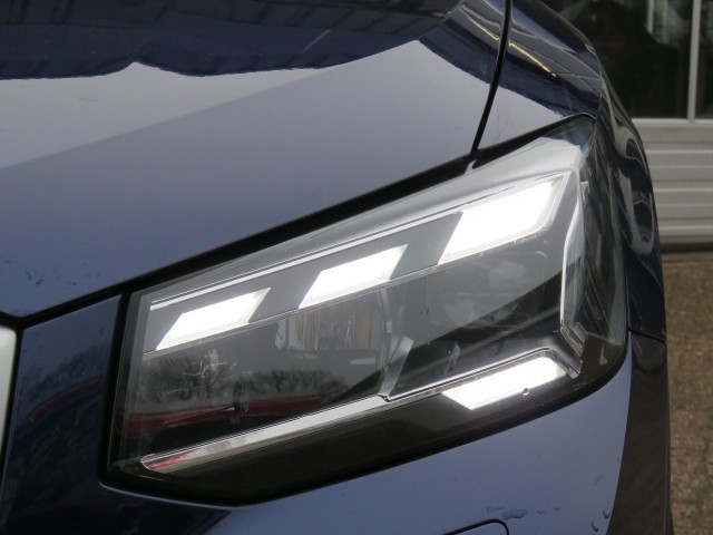 AUDI Q2 35 TFSI 150pk S EDITION S-Tronic / Led / Trekhaak / Navi / BOVAG garantie, Garage Groenouwe, Bathmen