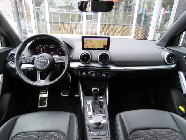 AUDI Q2 35 TFSI 150pk S EDITION S-Tronic / Led / Trekhaak / Navi / BOVAG garantie, Garage Groenouwe, Bathmen