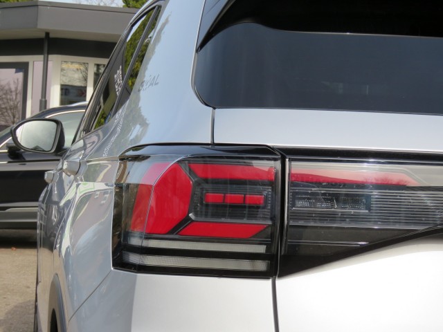 VOLKSWAGEN T-CROSS 1.0 TSI DSG-aut.GOAL EDITION / Trekhaak / Stoelverw. / BOVAG garantie, Garage Groenouwe, Bathmen