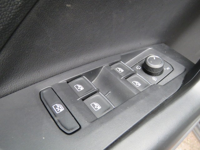 VOLKSWAGEN T-CROSS 1.0 TSI DSG-aut.GOAL EDITION / Trekhaak / Stoelverw. / BOVAG garantie, Garage Groenouwe, Bathmen