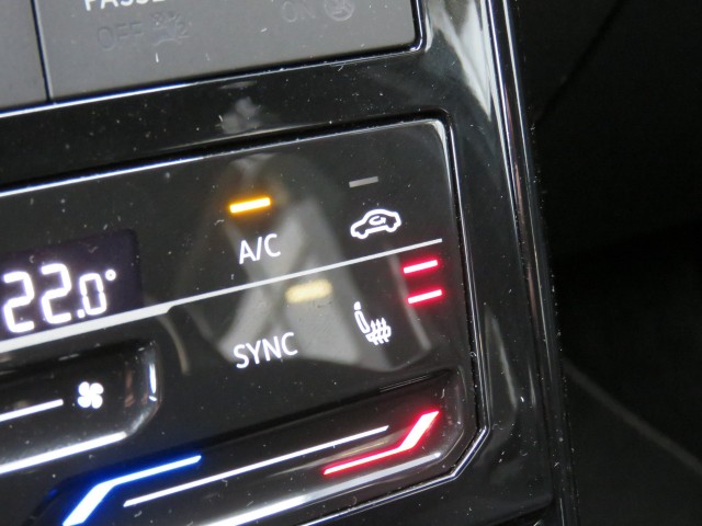 VOLKSWAGEN T-CROSS 1.0 TSI DSG-aut.GOAL EDITION / Trekhaak / Stoelverw. / BOVAG garantie, Garage Groenouwe, Bathmen