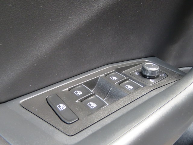 VOLKSWAGEN T-ROC 1.5 TSI 150pk DSG-aut. GOALEDITION / Trekhaak / Camera / IQ Light / Stoelverw. / FABRIEKS garantie, Garage Groe