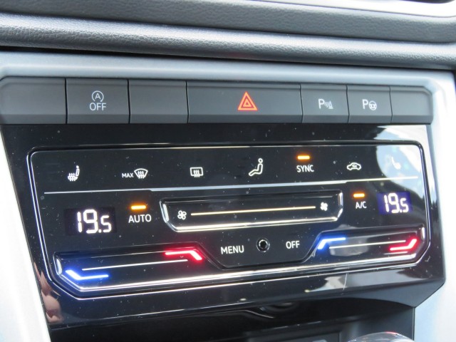 VOLKSWAGEN T-ROC 1.5 TSI 150pk DSG-aut. GOALEDITION / Trekhaak / Camera / IQ Light / Stoelverw. / FABRIEKS garantie, Garage Groe