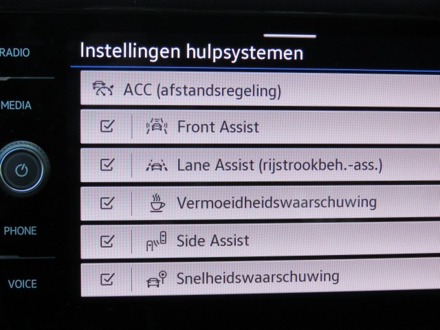 VOLKSWAGEN T-ROC 1.5 TSI 150pk DSG-aut. GOALEDITION / Trekhaak / Camera / IQ Light / Stoelverw. / FABRIEKS garantie, Garage Groe