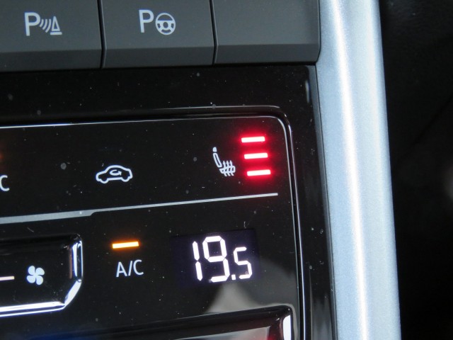 VOLKSWAGEN T-ROC 1.5 TSI 150pk DSG-aut. GOALEDITION / Trekhaak / Camera / IQ Light / Stoelverw. / FABRIEKS garantie, Garage Groe