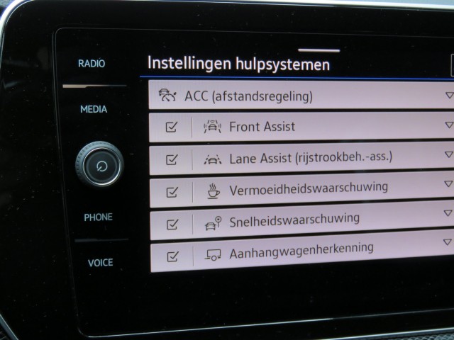 VOLKSWAGEN T-CROSS 1.5 TSI 150pk R-LINE DSG-aut. / Trekhaak / IQ Light / Camera / FABRIEKS garantie, Garage Groenouwe, Bathmen