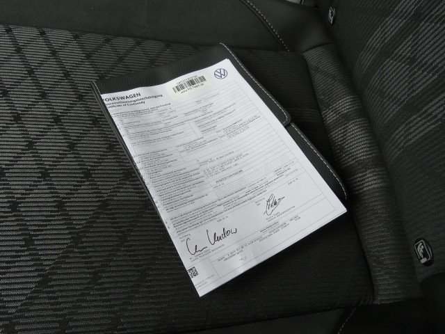 VOLKSWAGEN T-CROSS 1.5 TSI 150pk R-LINE DSG-aut. / Trekhaak / IQ Light / Camera / FABRIEKS garantie, Garage Groenouwe, Bathmen