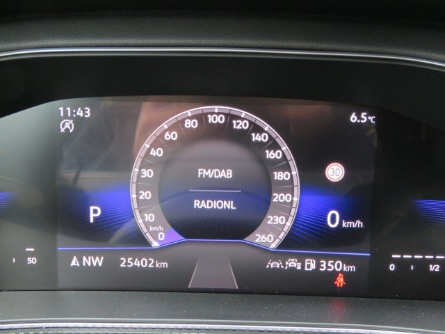 VOLKSWAGEN T-CROSS 1.5 TSI 150pk R-LINE DSG-aut. / Trekhaak / IQ Light / Camera / FABRIEKS garantie, Garage Groenouwe, Bathmen