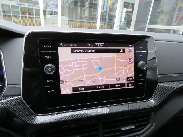 VOLKSWAGEN T-CROSS 1.5 TSI 150pk R-LINE DSG-aut. / Trekhaak / IQ Light / Camera / FABRIEKS garantie, Garage Groenouwe, Bathmen